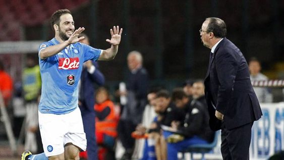 De la mano de Higuaín, el Nápoli venció al Cesena