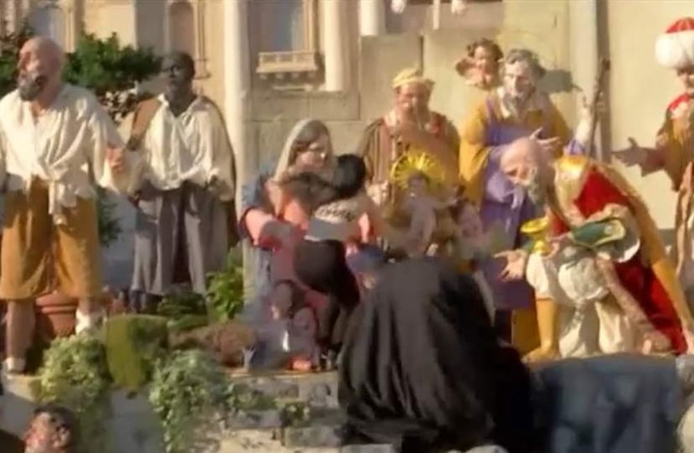 Una activista de Femen intentó robar la figura del niño Jesús del Vaticano