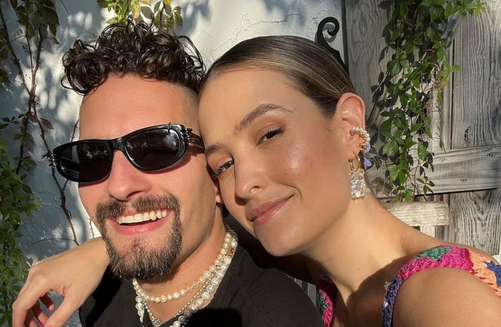 Mau Montaner y su esposa Sara disfrutan de la playa antes de la llegada de su hijo Apolo