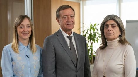 Anabel Fernández Sagasti, Rodolfo Suárez, y Mariana Juri, senadores por Mendoza, explicaron qué harán con los aumentos de sus dietas. Foto: imagen creada en Gemini.