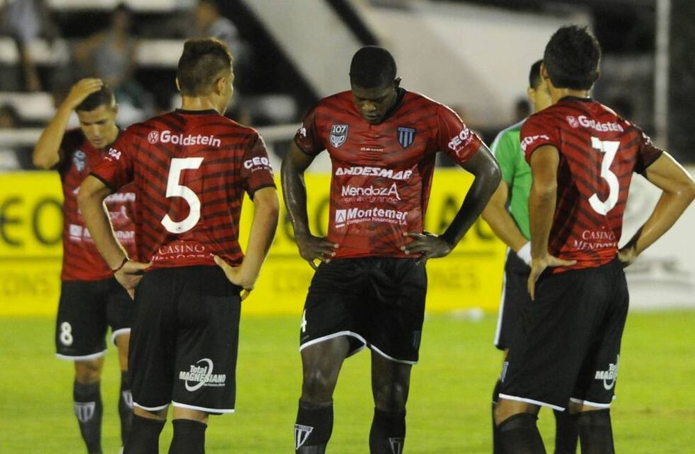 A Gimnasia le faltó suerte en el debut y cayó ante Atlético Tucumán