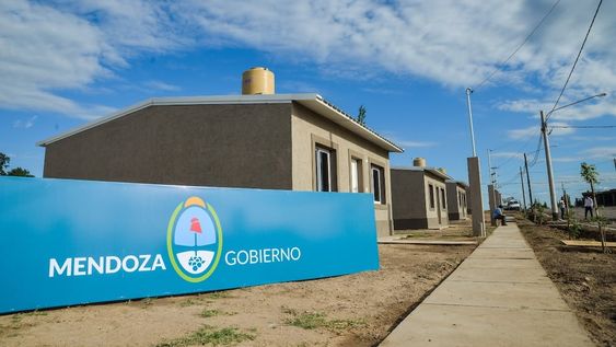 Las casas de Mendoza Construye Línea 2 tienen un esquema de financiación del 25% de parte de ahorro de los titulares de la vivienda y 75% entre el Estado y los Desarrolladores.