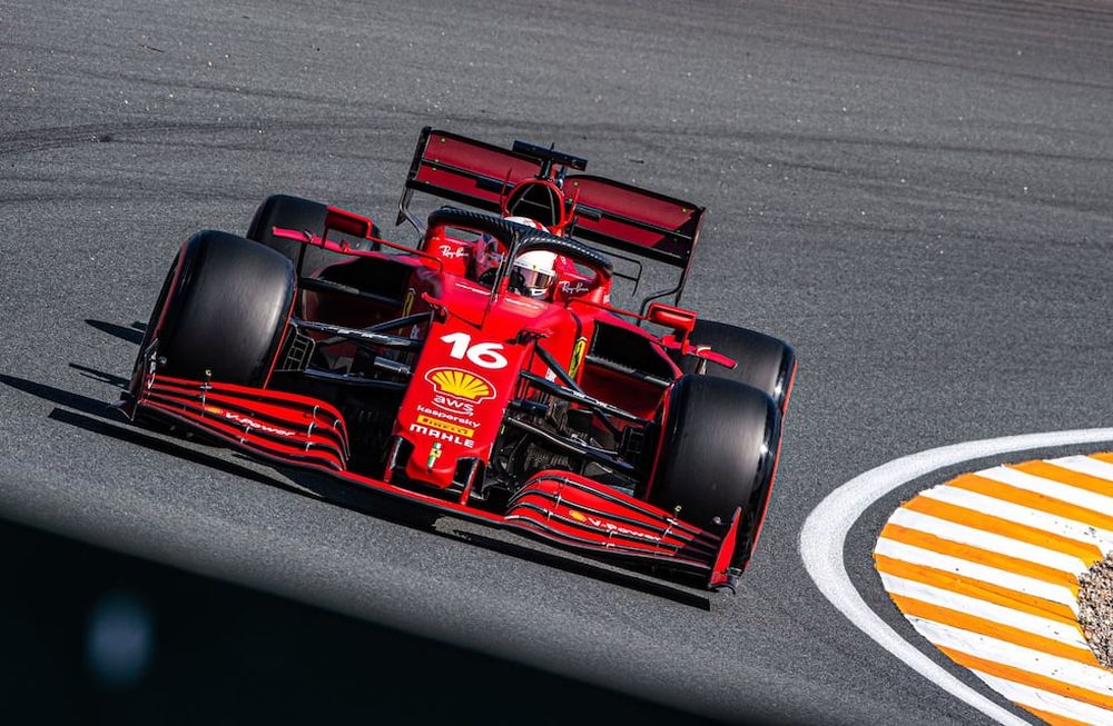 Leclerc lideró el 1-2 de Ferrari en Países Bajos