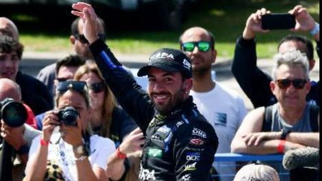 El piloto mendocino ganó magistralmente la carrera en San Luis y lidera la Copa de Oro.