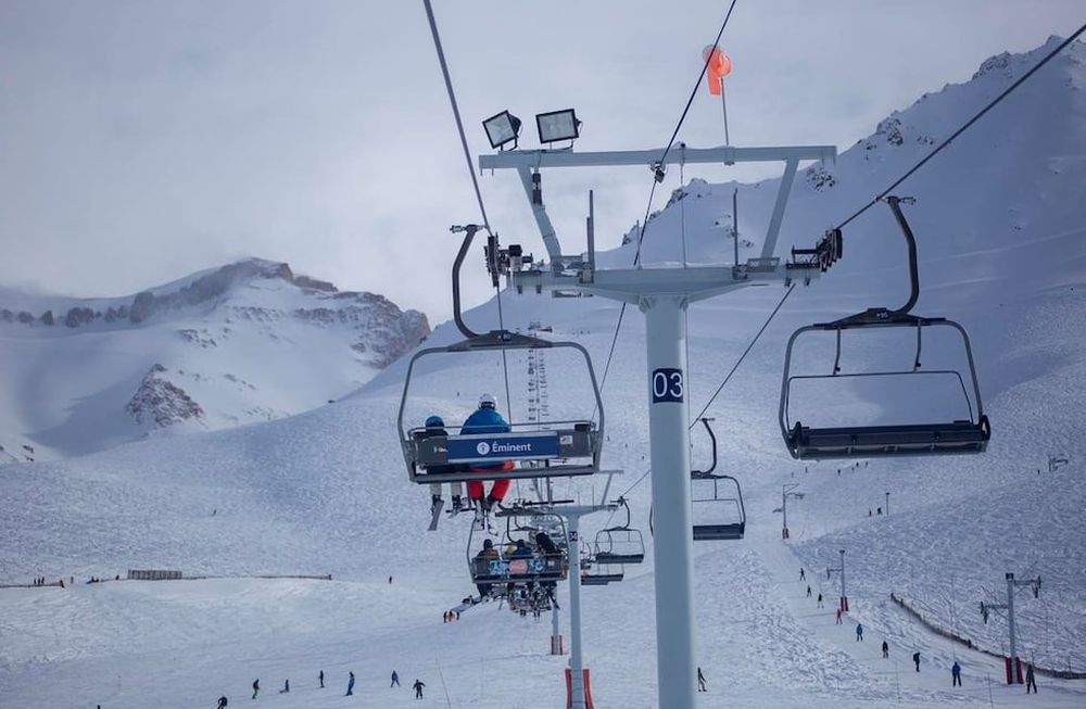 Anticipan más nevadas intensas para mañana y el próximo fin de semana XXL en Mendoza. Gracias a la nieve acumulada, Las Leñas realizará una preapertura pero, por las tormentas, advierten que las condiciones podrían no ser las ideales entre el jueves y el sábado.