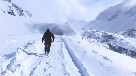 Los Andes | El Paso a Chile seguirá cerrado, quedan aún 380 camiones en la ruta y los dueños de 11 autos varados irán a buscarlos. Foto: Ejército Argentino.