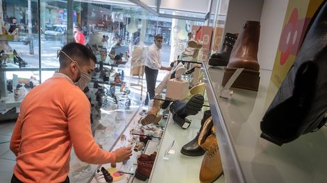 Se espera que el comercio y el turismo demanden más mano de obra en temporada alta.