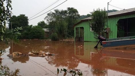 Datos oficiales: Se contabilizan 667 evacuados, incluyendo 410 personas mayores y 257 menores de edad. Gentileza