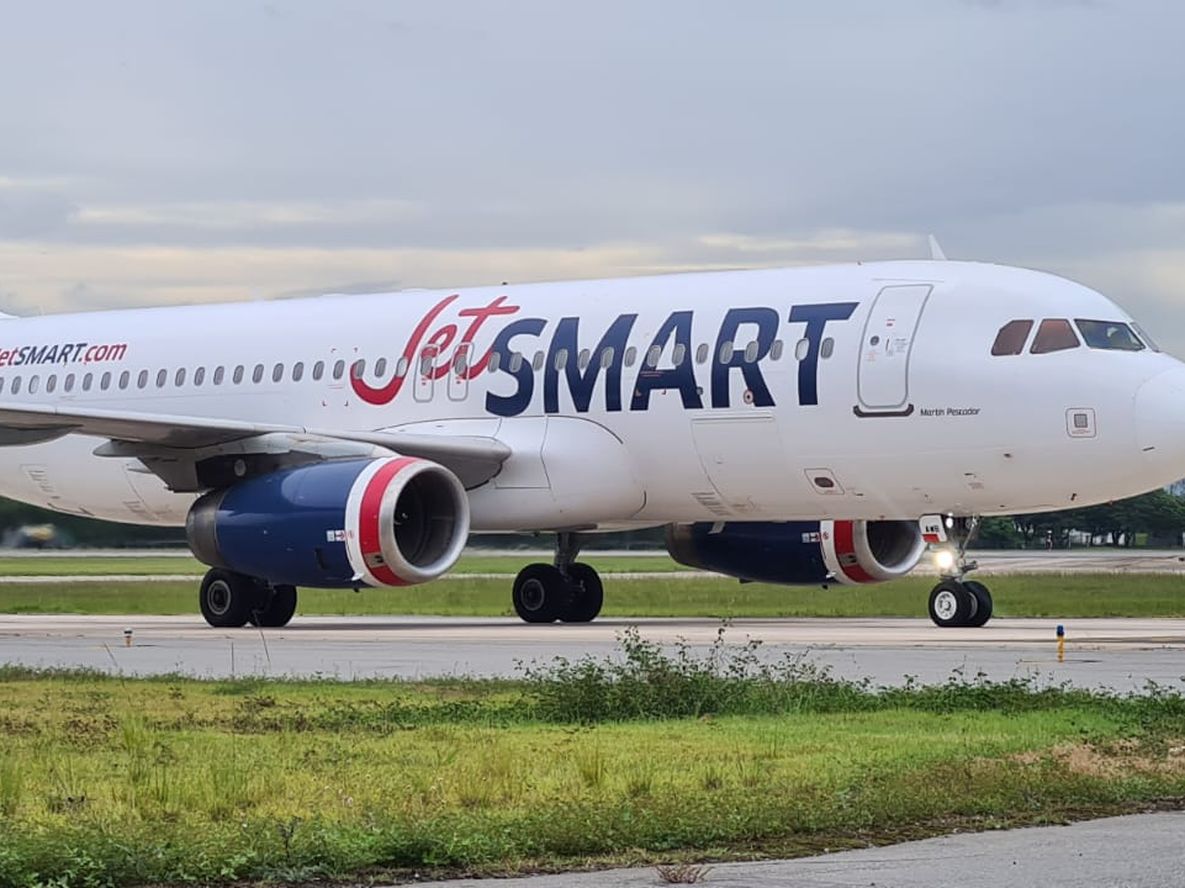 JetSMART sumará vuelos a Río de Janeiro y Florianópolis con escala en Buenos Aires.