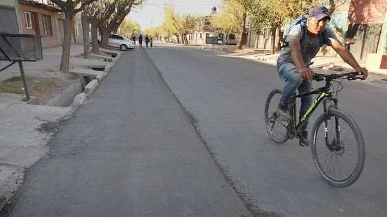 Desde la Cámara Empresaria de Guaymallén estiman que se verán afectados unos 150 comercios por la bicisenda. Foto: José Gutiérrez / Los Andes