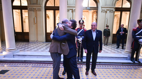 Javier Milei agasajó a Federico Sturzenegger y su equipo.