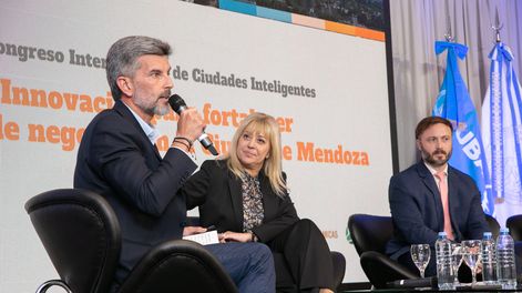 Ulpiano Suarez participó en el Congreso Internacional de Ciudades Inteligentes en Buenos Aires