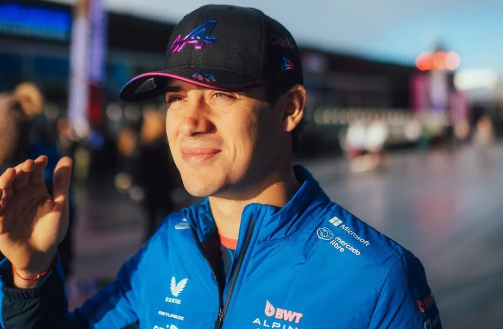 La penalización que cae Gabriel Bortoleto, piloto de Sauber, por su golpe a Lance Stroll (Aston Martin) podría beneficiar directamente a Colapinto. 