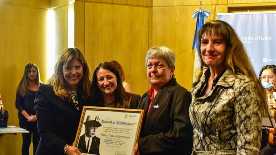 Marta Teresa Montenegro en 1982 estuvo afectada a la atención de heridos en el Hospital Naval de Puerto Belgrano. Fue distinguida en la Legislatura.
