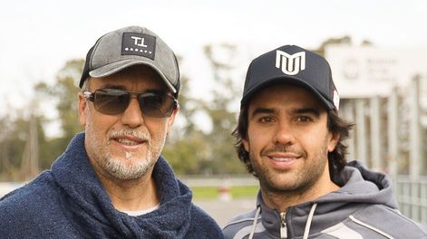Gabriel Batistuta probó un auto de carreras en Buenos Aires