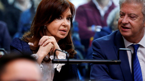 Cristina Kirchner junto a su abogado Carlos Beraldi.