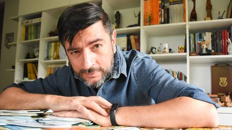 Los Andes | Santiago González Riga, más conocido como Chanti, es el creador de Mayor y menor y de unos 50 libros de historietas. Foto: Mariana Villa / Los Andes
