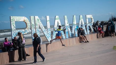 PINAMAR , costa atlantica ArgentinaTemporada de Verano 2023 / 2024 Playa y centro comercial Foto Federico Lopez Claro