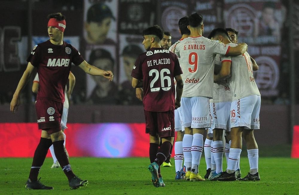 Argentinos Juniors frenó el andar victorioso de Lanús con una goleada por 4-0 de visitante./ Gentileza.