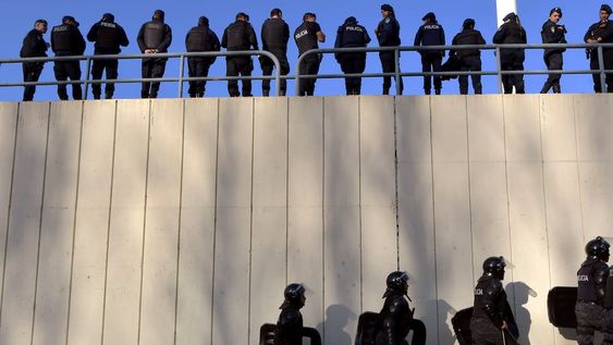 Policía InfanteríaLa policía se retira del operativo policial en el estadio Malvinas ArgentinasFoto: Orlando Pelichotti / Los Andes