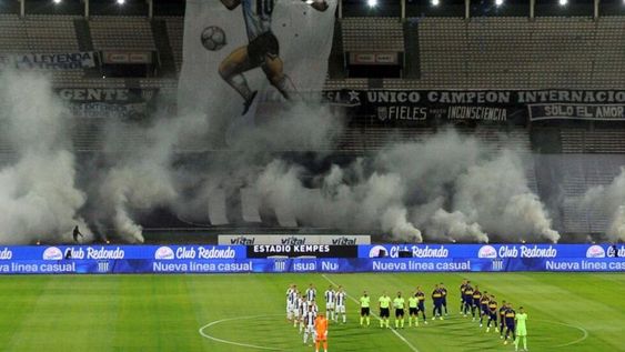 El homenaje en el estadio Mario Kempes a Maradona que le hizo Talleres. / Gentileza.