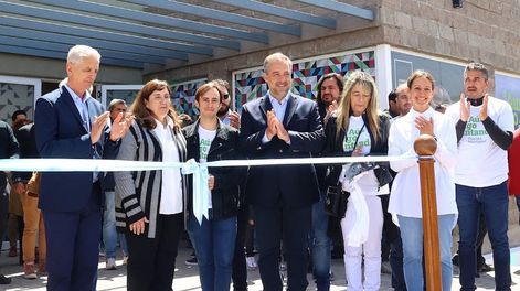 El intendente de Maipú, Matías Stevanato, inauguraron el auditorio Marciano Cantero  junto a la familia del artista