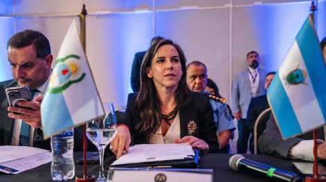 La ministra reaccionó a la decisión de una jueza porteña y ratificó la implementación de la ley nacional desde los 14 años.