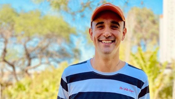 Abel Pintos y una bella postal con su hijo en brazos