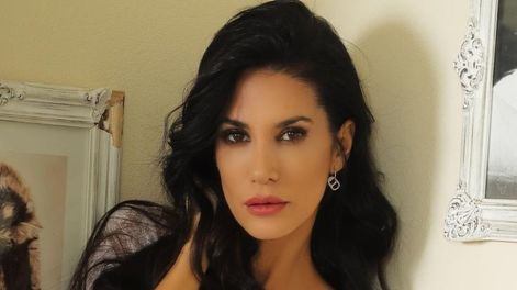 Silvina Escudero está en Europa y enamora con sus looks y poses