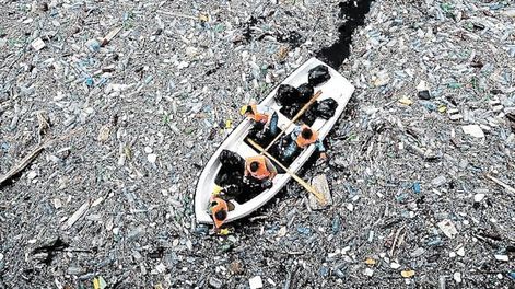 Oceános sucios: suman 13 millones de toneladas al año de plásticos