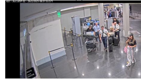 Los tripulantes del avión salieron del aeropuerto sin pasar por los controles.&nbsp;