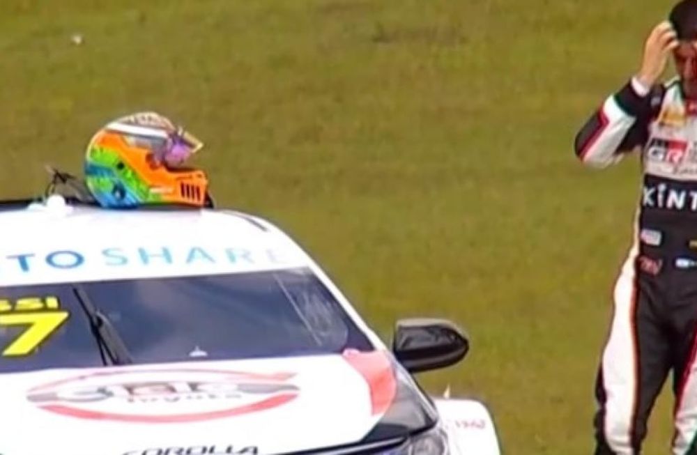 Rossi arrancó bien el domingo, pero terminó en abandono