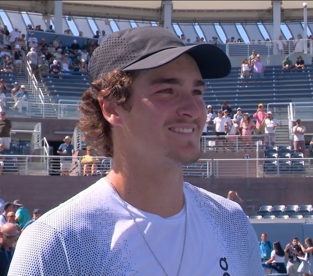 Djokovic highlighted the potential of 19-year-old tennis player João Fonseca, who finished the 2024 season ranked among the top 150.