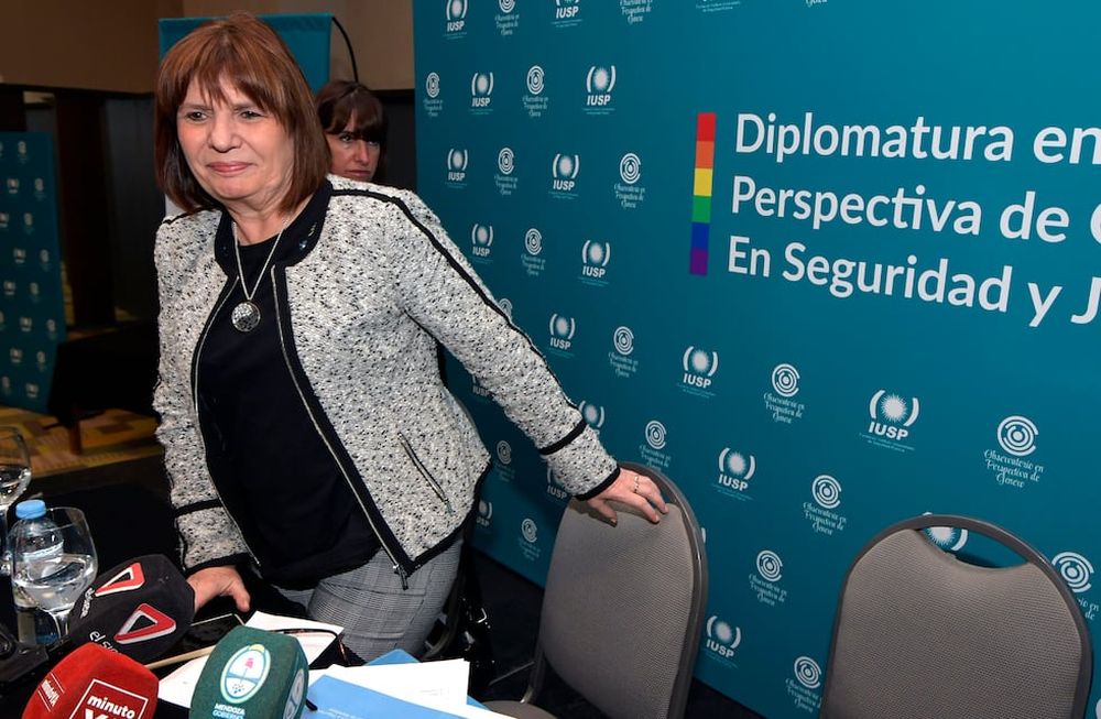 13 Junio 2022 PolíticaPatricia Bullrich en MendozaPreside el partido Propuesta Republicana (PRO).​ Fue diputada por la Ciudad Autónoma de Buenos Aires en los períodos 1993-1997 y 2007-2015, ministra de Trabajo entre octubre de 2000 y octubre de 2001, ministra de Seguridad Social entre octubre y diciembre de 2001 y ministra de Seguridad entre 2015 y 2019.Foto: Orlando Pelichotti / Los Andes