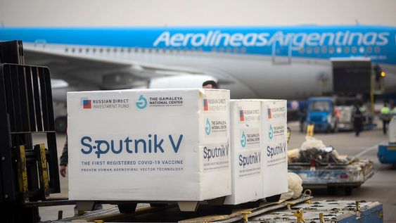 El Gobierno informó que llegará en estos días una carga del componente 2 para fabricar en el país 1,6 millones de dosis de la vacuna Sputnik V. (Presidencia)