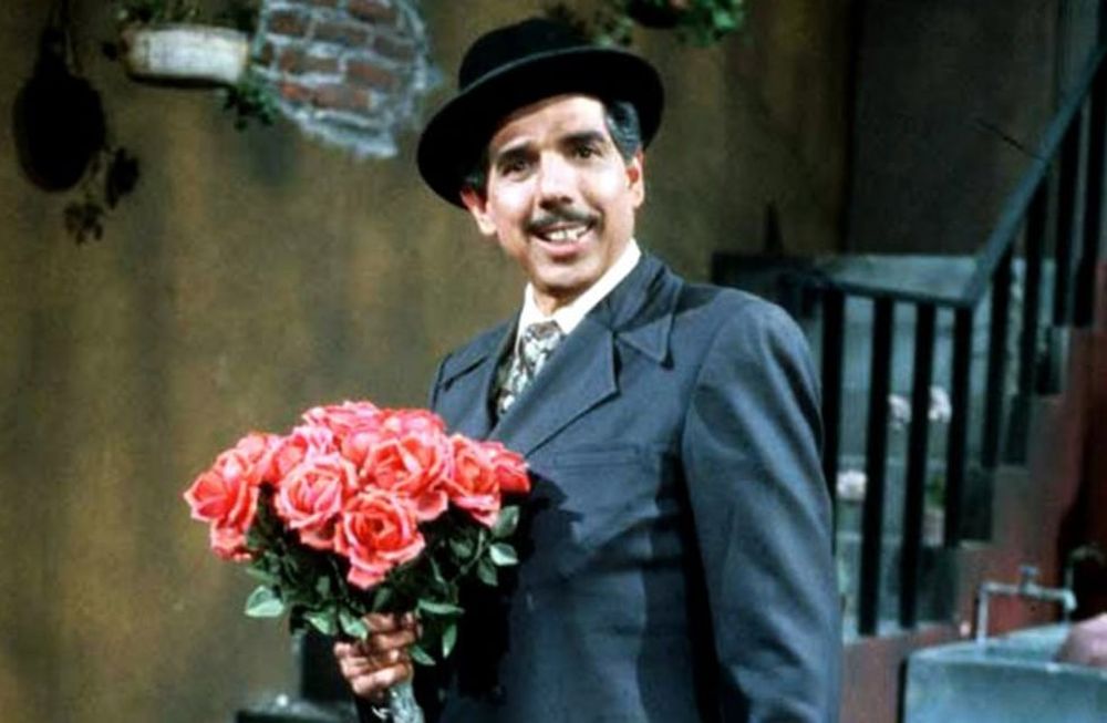 El Profesor Jirafales no vivía en la vecindad del Chavo porque... ¿era casado?