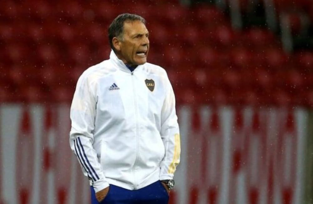 El DT de Boca confirmó los once titulares de Boca para el juego revancha ante Racing. Adentro: Soldano y González. / Gentileza.