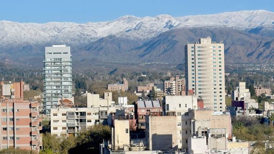 Cómo estará el tiempo este viernes Día de la Bandera en Mendoza