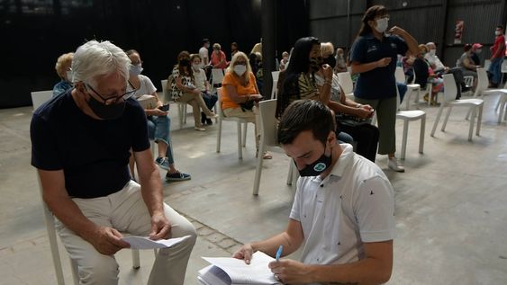 Quienes no se hayan inscripto podrán hacerlo luego, ya que se trata de un grupo prioritario y el registro no se cerrará. Foto: Orlando Pelichotti / Los Andes