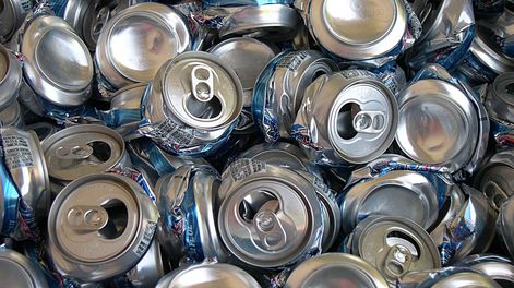 Reciclaje: guardá las latas de gaseosas y convertílas en un hermoso adorno de Navidad