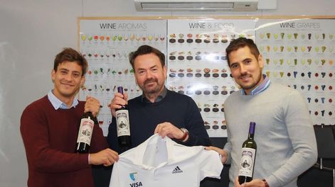Los Andes | Lucas Martínez y Tomás Santiago son jugadores de Los Leones y se dedican a la exportación de vino argentino en Bélgica y Países Bajoes. - Instagram.