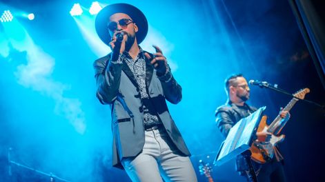 Los Andes | Diego Ansuini es músico y tiene un gran parecido al cantante.