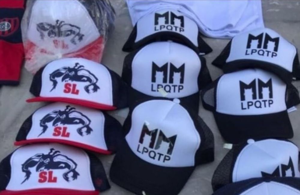 En varias canchas insultaron a Macri y en San Lorenzo, hasta sacaron merchandising