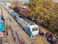 El Gobierno firmó un acuerdo para avanzar con el Tren de Cercanías para conectar el Este con el Gran Mendoza