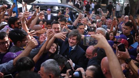 El informe de Sociolítica advierte un clima de incertidumbre laboral con predominio de percepciones negativas. Sin embargo, el voto oficialista se sostiene en sectores de mayores ingresos y en el optimismo relativo hacia el futuro.