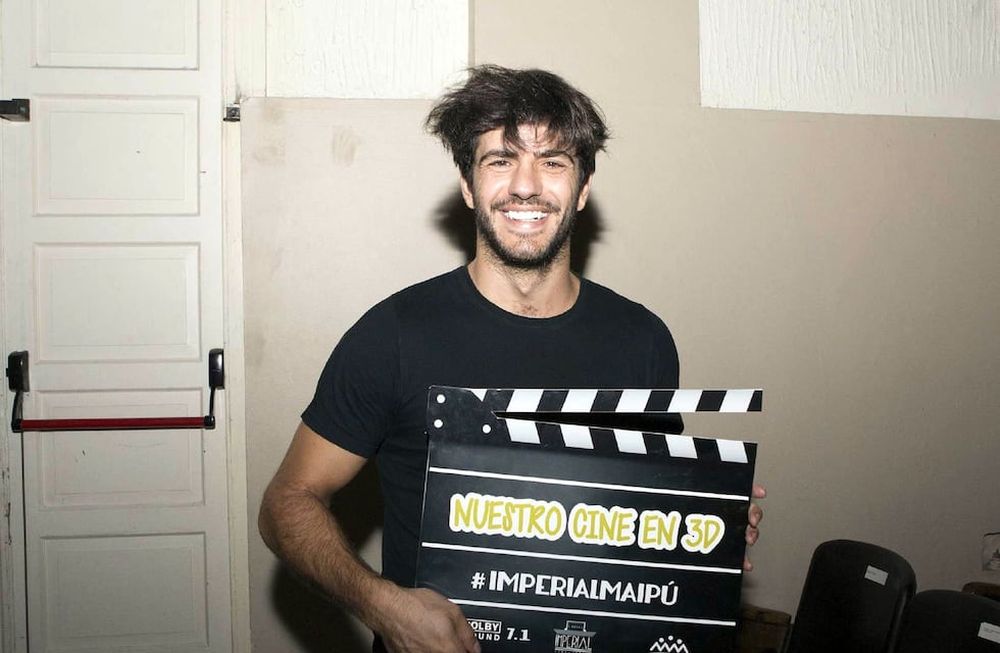 Caponi apadrinó el cine Imperial