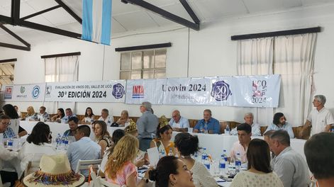 La tradicional cata a ciegas de UCOVIN, que cada año rota de sede entre los tres departamentos del Valle de Uco, celebró su 30ª edición en 2024.