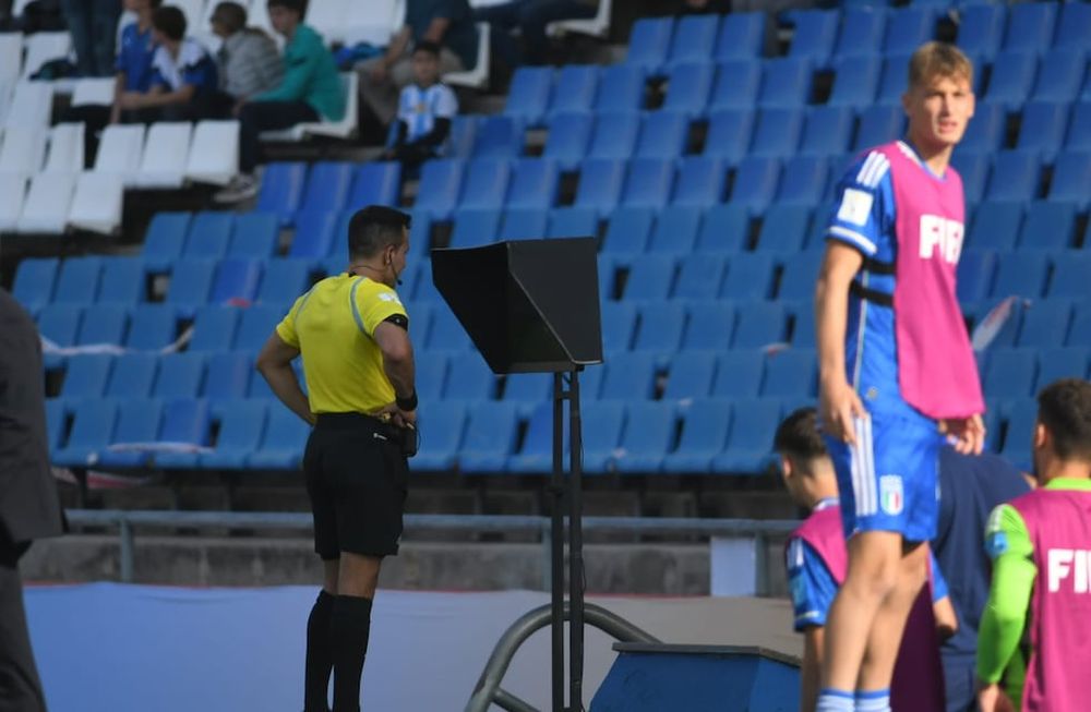 Italia vs. Nigeria, animaron el primer partido de la segunda fecha de la zona D en el estadio Malvinas Argentinas. / José Gutiérrez (Los Andes).