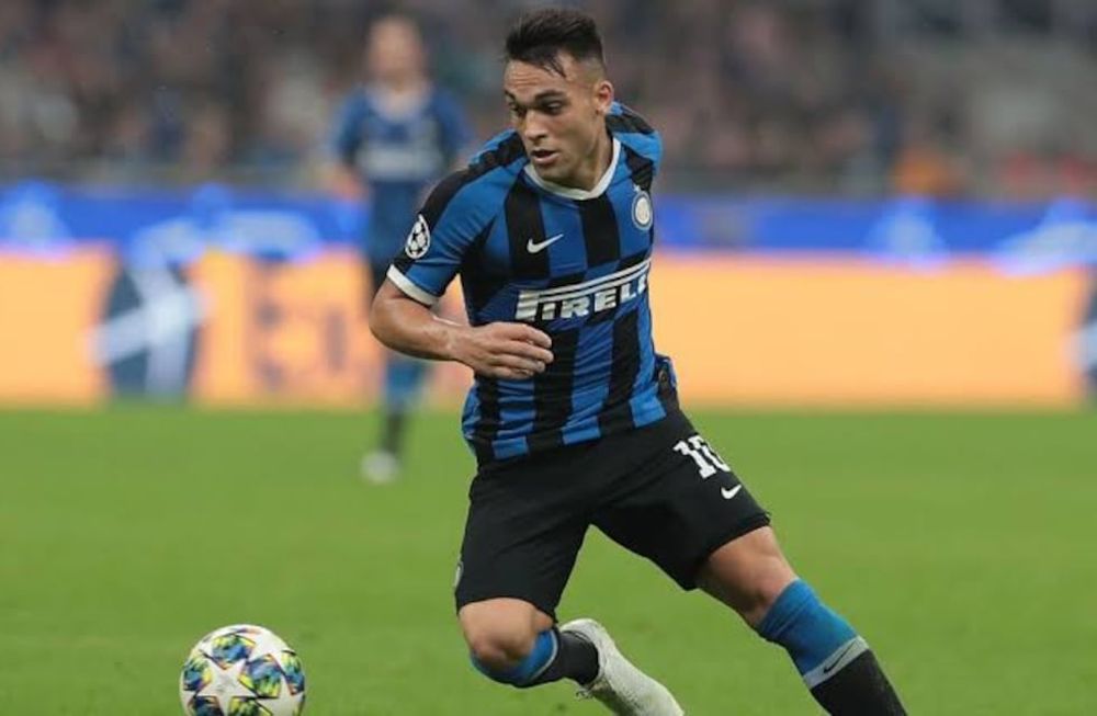 Lautaro Martínez quiere mejorar su sueldo con el club italiano. Y mira las propuestas.