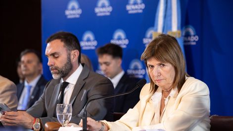 De parte del Gobierno, Patricia Bullrich es la encargada de avanzar con las negociaciones por la aprobación de la ley de reforma laboral.